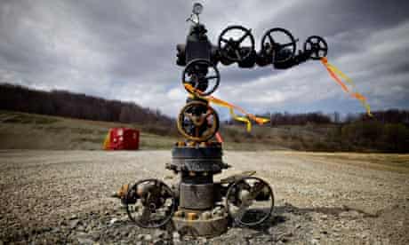 Shale gas won't stop peak oil, but could create an economic crisis