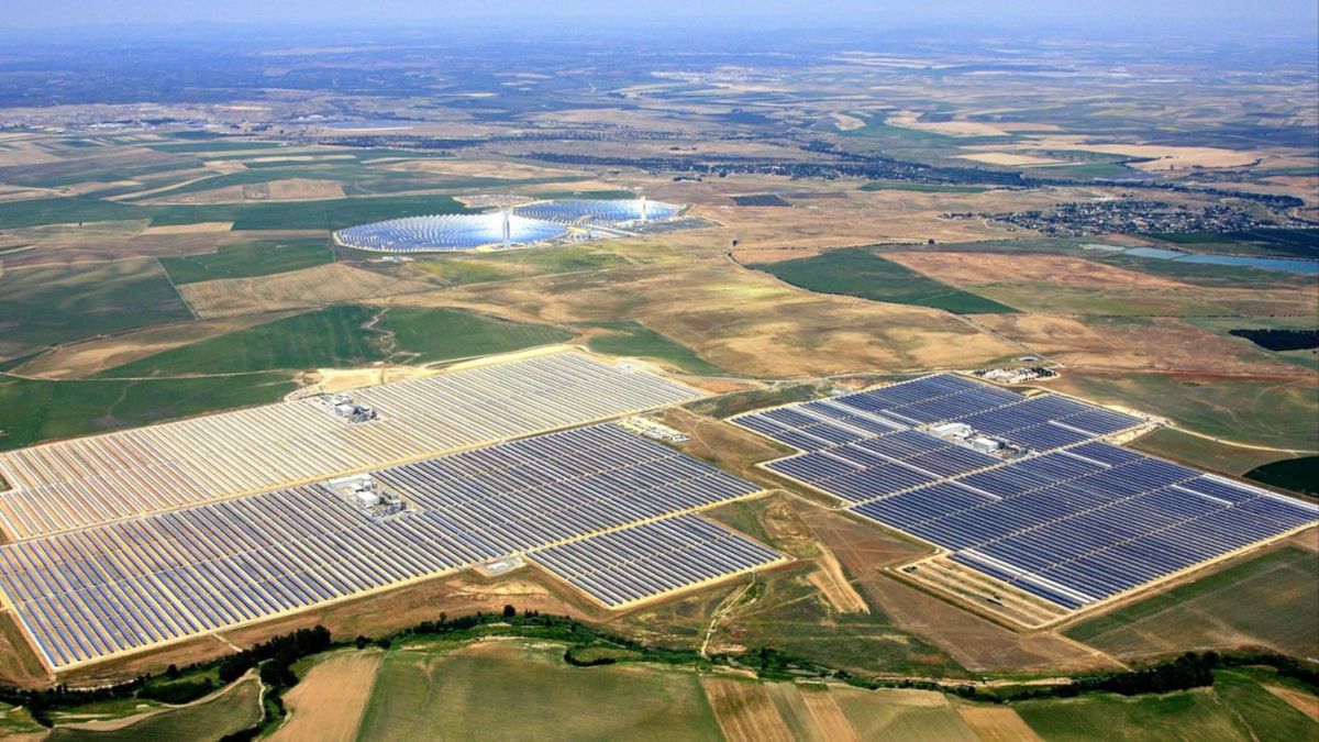 How Solar Power Could Slay the Fossil Fuel Empire by 2030